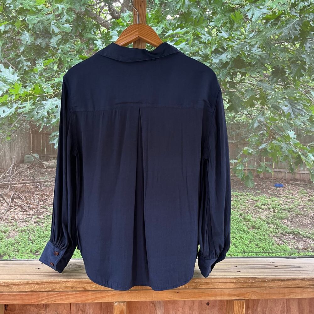 Banana Republic Women's Balloon Sleeve Safari Blouse Dark Navy Size L - Picture 2 of 6